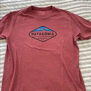 Patagonia Men's Burgundy Tee with Logo